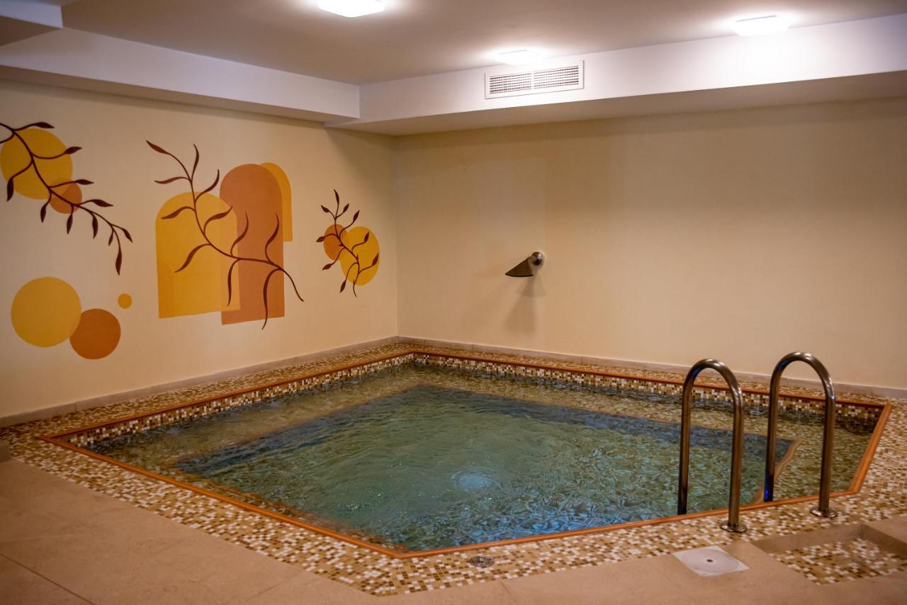 Fiald Hotel & Spa 巴克乌 外观 照片