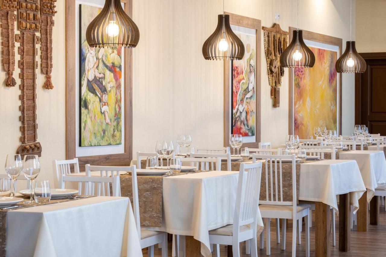 Fiald Hotel & Spa 巴克乌 外观 照片